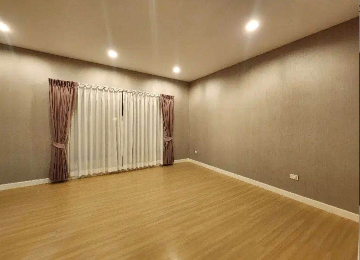 picture Townhouse for rent, 3 floors, Plex Bangna Village, beautiful, good location, near Mega Bangna shopping center. Interested, add Line @841qqlnr - 22/23