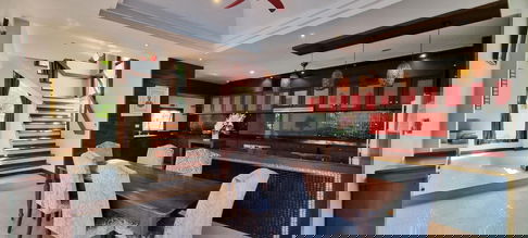 6 Bedrooms Pool Villa in East Pattaya for Sale