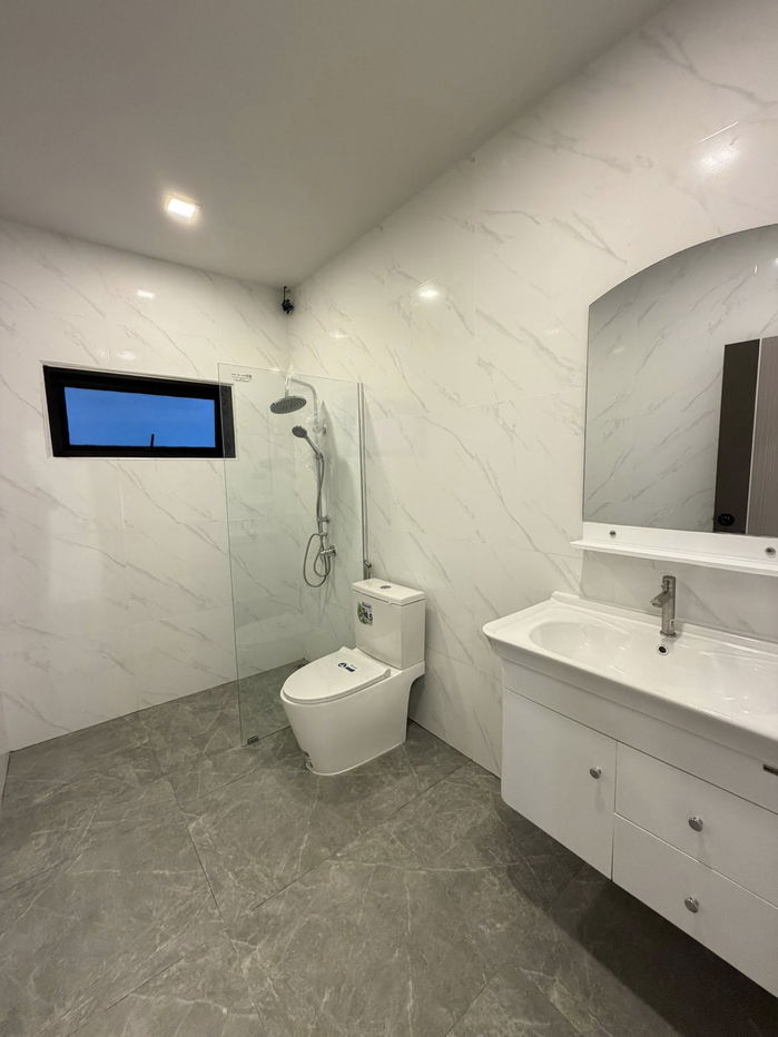 picture 3-Storey Renovated Townhome for Sale in Thappraya - 15/18