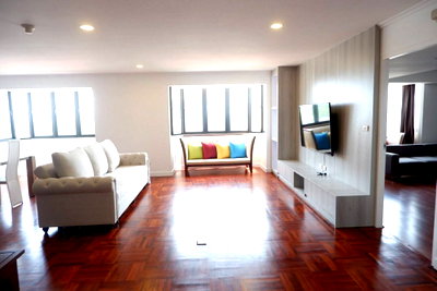 คอนโดให้เช่า : ให้ เช่า คอนโด Omni Tower Sukhumvit Nana (ออมนิ ทาวเวอร์ สุขุมวิท นานา)132 ตรม. 2 นอน 2 น้ำ ชั้น 14