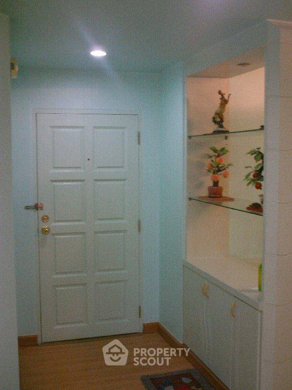 picture 2-BR Condo at Bangkok Garden in Chong Nonsi (ID 513287) - 4/9