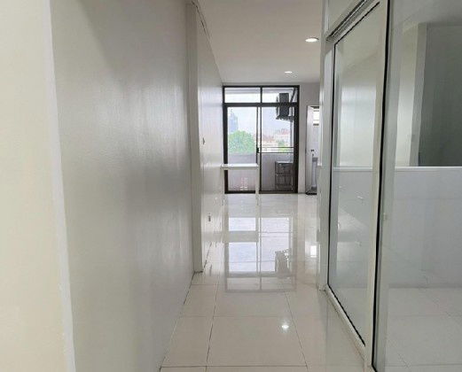 รูป ให้เช่าอาคาร / Home Office 4.5 ชั้น แอร์ 11 เครื่อง / มีเฟอร์นิเจอร์สำนักงาน - รูปที่ 9/14