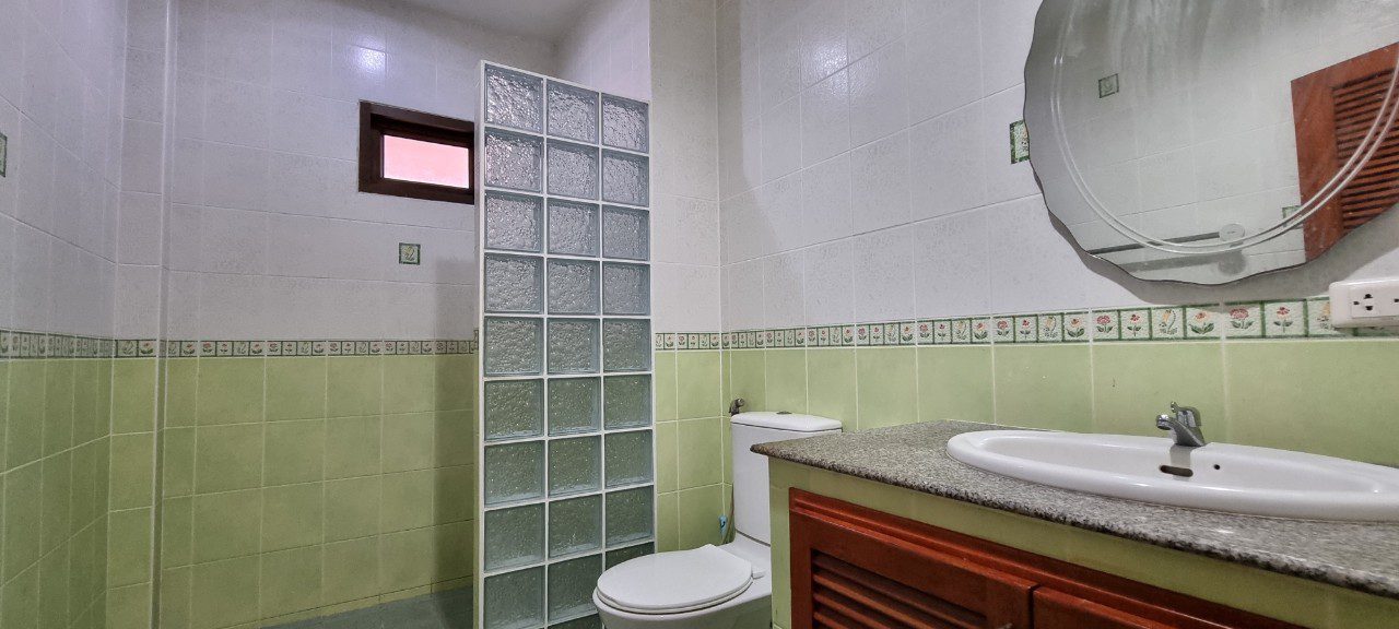 picture 5 Bedrooms House for Sale in Mabprachan - 15/23