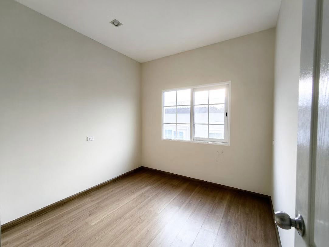 รูป ทาวน์เฮาส์ 4 ห้องนอนสำหรับขายในเขาตาโล - รูปที่ 6/10