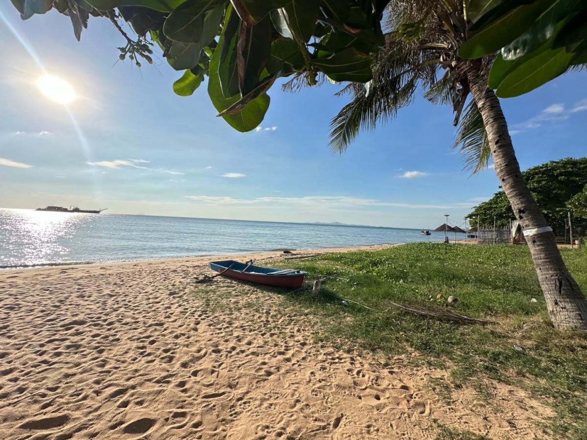 picture 5 Bedrooms Beachfront House in Na Jomtien for Sale - 15/15