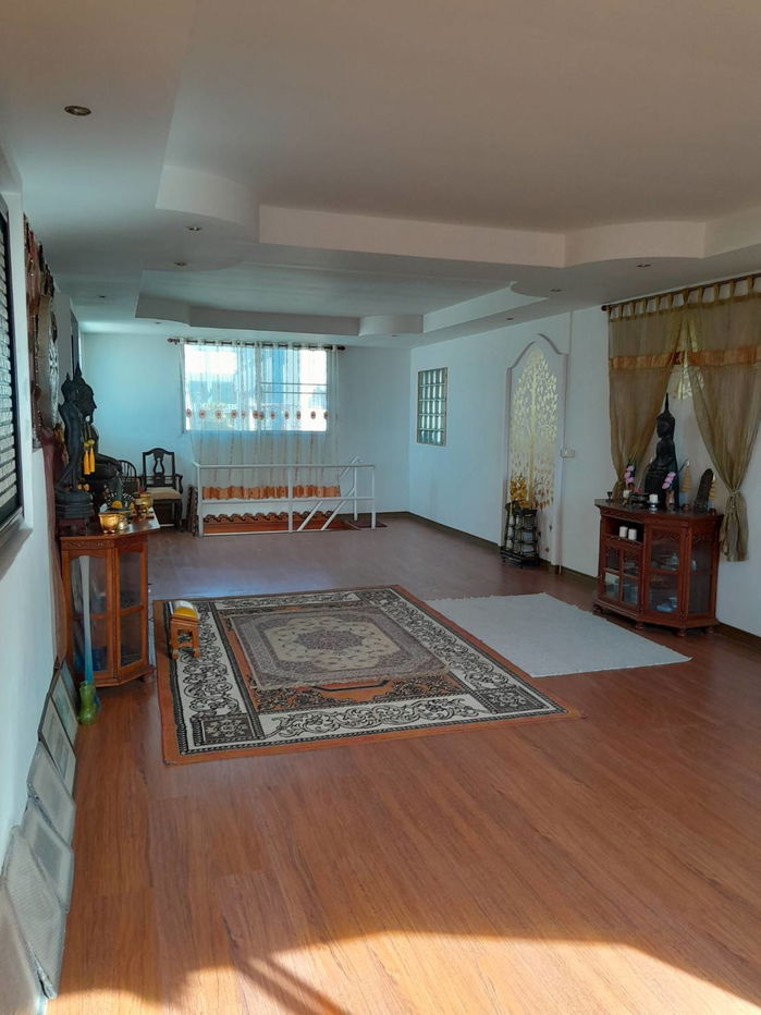 picture Three-Storey Townhouse for Sale – Pratumnak Pattaya - 4/8