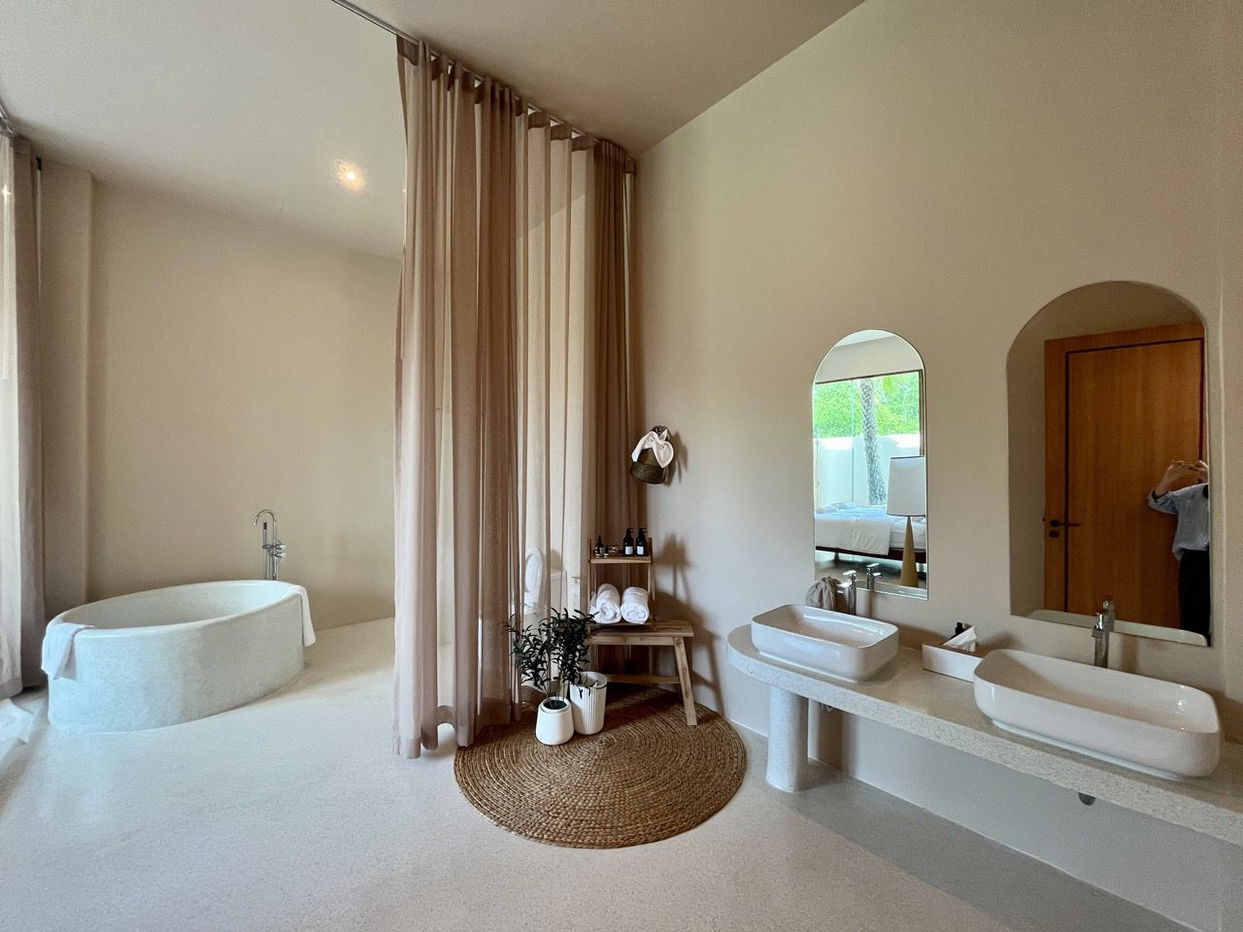 รูป Luxury 9-Bedroom Pool Villa for Sale in Jomtien - รูปที่ 17/20