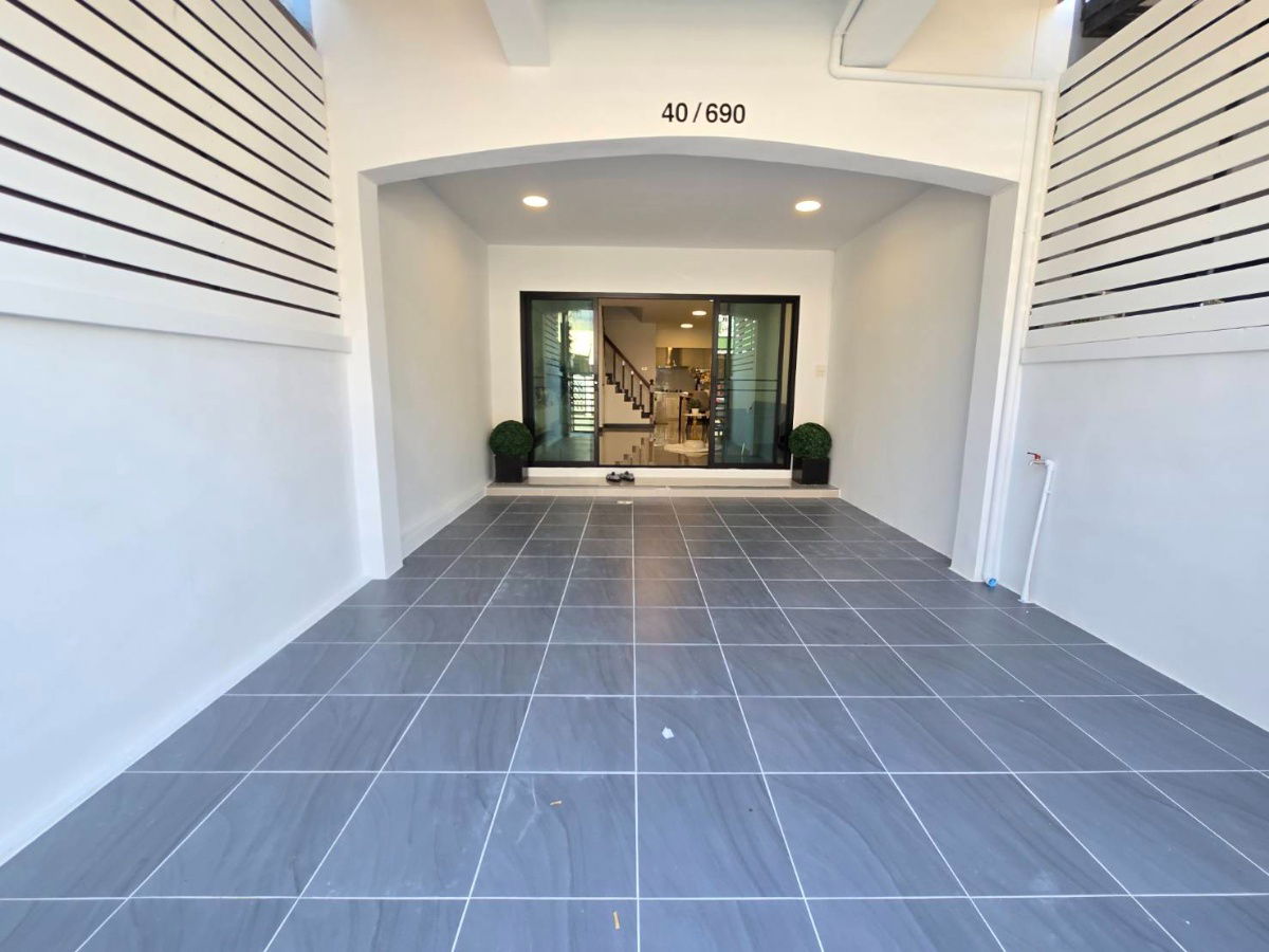 รูป ทาวน์เฮ้าส์ รีโนเวทใหม่ ทำเลดี ตกแต่งใหม่ หมู่บ้าน เคซี รามอินทรา 8  (ซ.26 )ถนนไทยรามัญ คลองสามวา พร้อมเฟอร์นิเจอร์ - รูปที่ 3/21