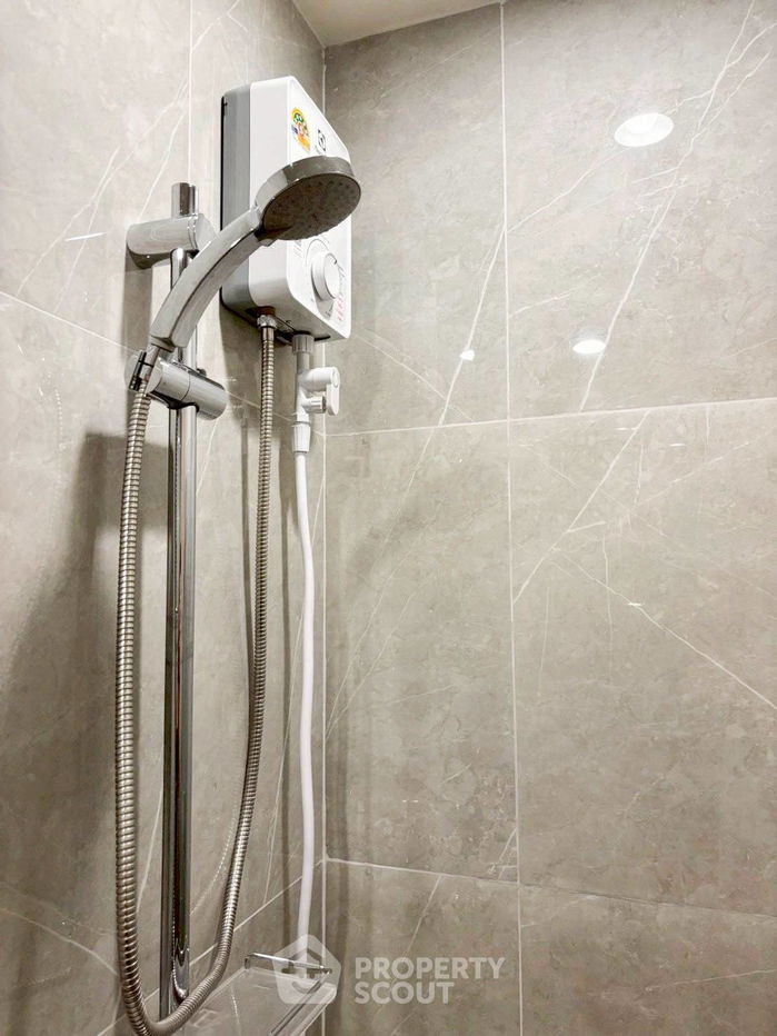 picture 1-BR Condo at Nue District R9 near MRT Phra Ram 9 (ID 2459963) - 8/12