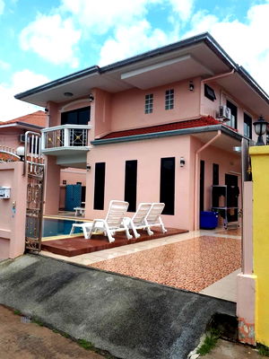 Houses for sale Wat Phra Yai : Pool View Villa for sale in Jomtien