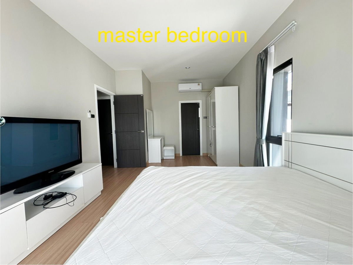 picture Two storey house for rent with 3 bedrooms,3 toilets and 1 kitchen.  - 10/19