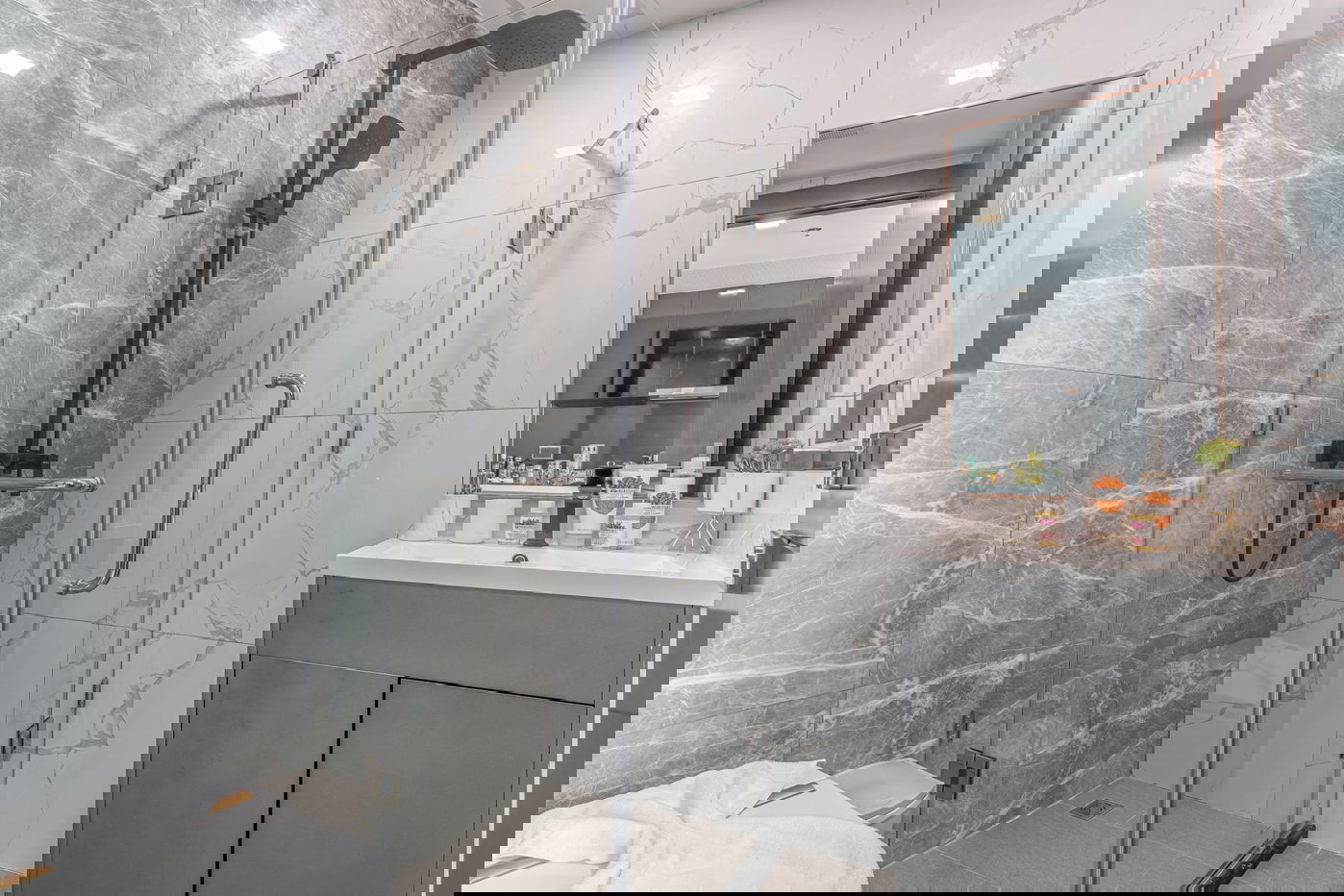 picture Arcadia Millennium Tower 2 Bedrooms for Sale - 10/10