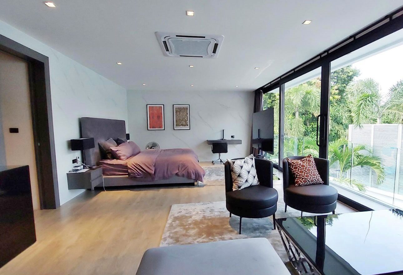 picture 7 Bedrooms Villa for Sale in Pratumnak - 13/23