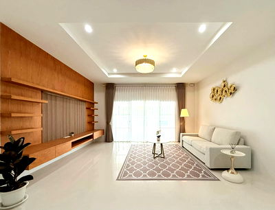 ทาวน์โฮม บางละมุง ชลบุรี : 2-Storey House in East Pattaya for Sale