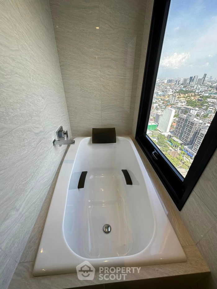 picture 2-BR Condo at Maru Ekkamai 2 near BTS Ekkamai (ID 2462342) - 9/13