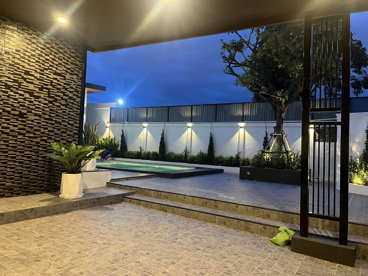 รูป Modern 3-Bedroom Pool Villa for Sale in East Pattaya - รูปที่ 1/8