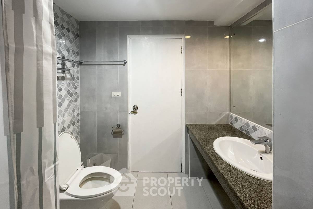 picture 1-BR Condo at Royal Park 3 Aree Phaholyothin near BTS Ari (ID 1383099) - 6/8