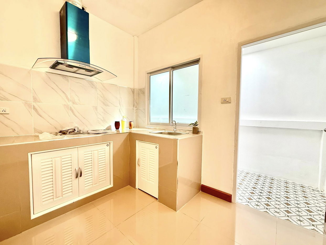 picture Single-Storey Townhouse for Sale in East Pattaya - 7/15