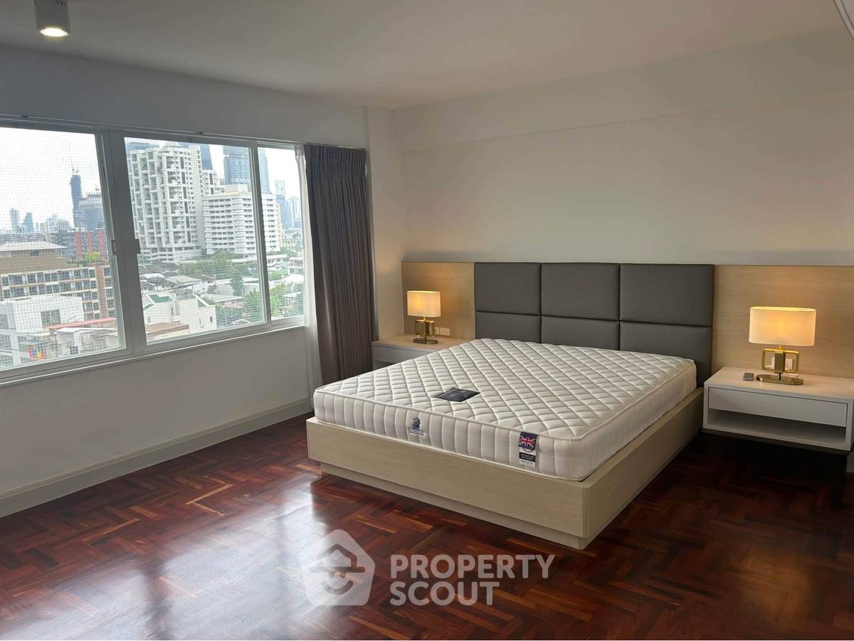 picture 4-BR Condo at Baan Prida Condominium near BTS Nana (ID 1542122) - 25/37