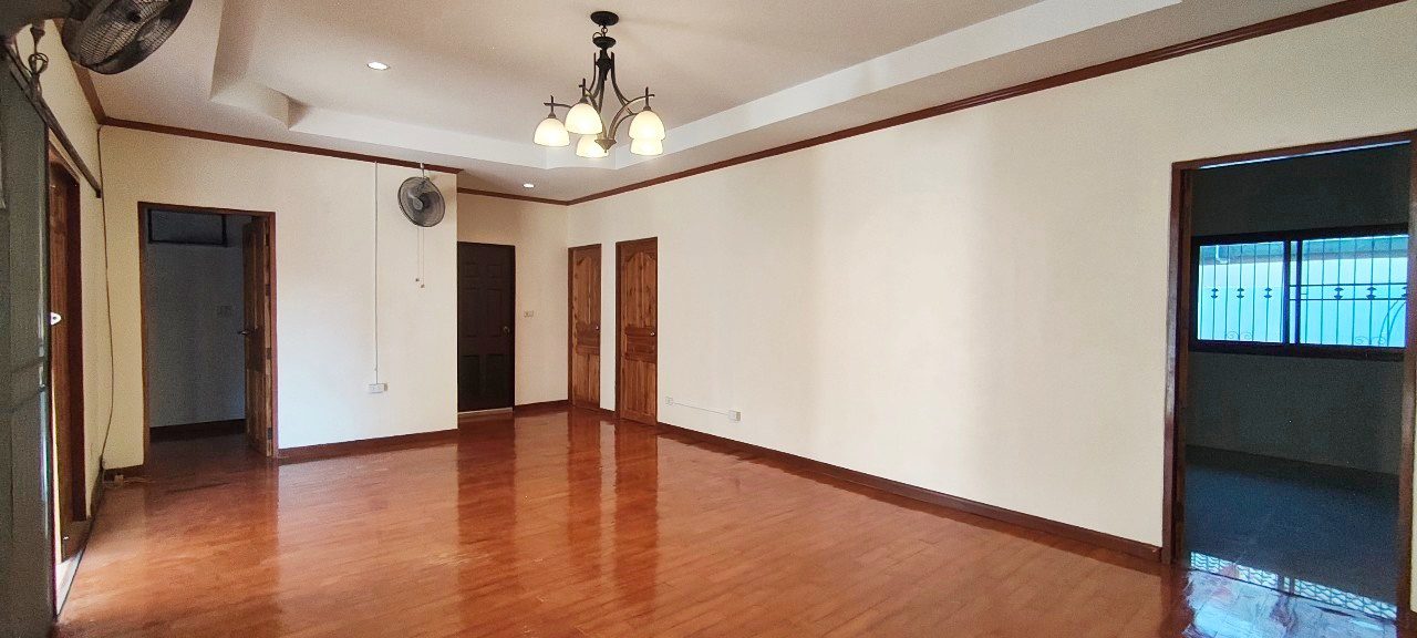 รูป ขายบ้าน 4 ห้องนอนในพัทยาใต้ - รูปที่ 3/19