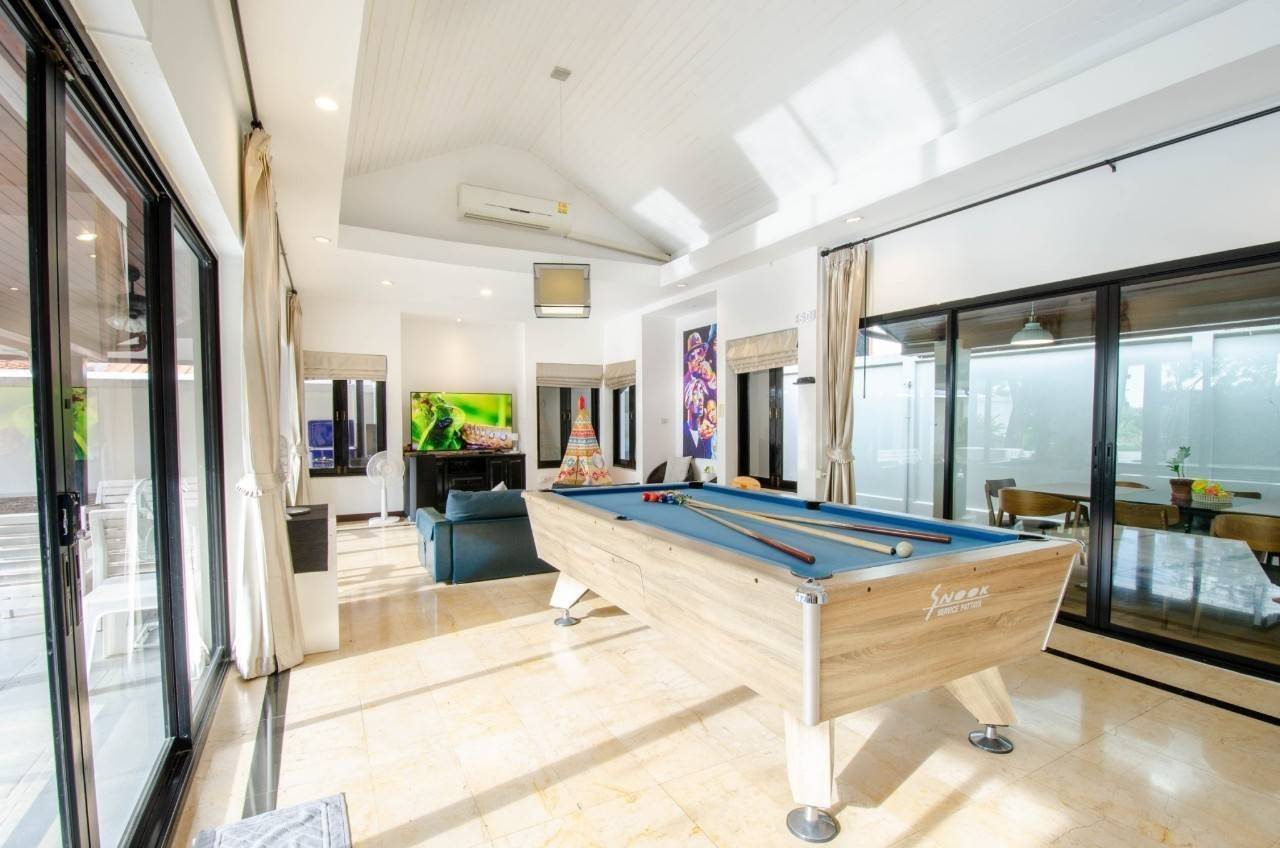 picture 3 Bedrooms Pool Villa in Mabprachan for Sale - 2/11