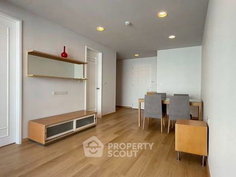 1-BR Condo at The Bangkok Narathiwas Ratchanakarint Condominium in Thung Wat Don (ID 2442815)