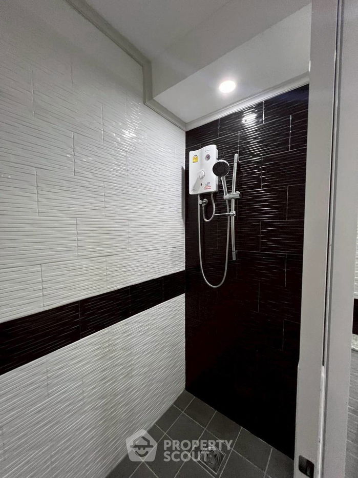 picture 1-BR Condo at Siam Oriental Tropical Garden close to Phratamnak (ID 2463281) - 10/11