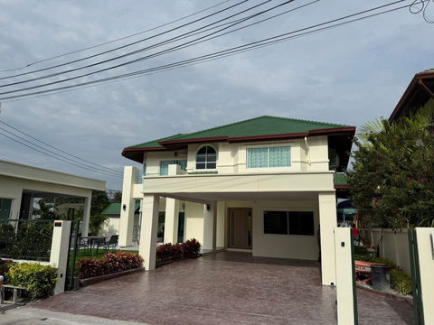 ให้เช่าพูลวิลล่ากว้างขวาง – สยามคันทรีคลับ พัทยา