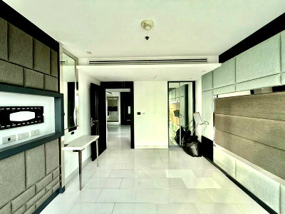 Condos for sale : Sky Residences Pattaya Condominium for Sale Pratumnak