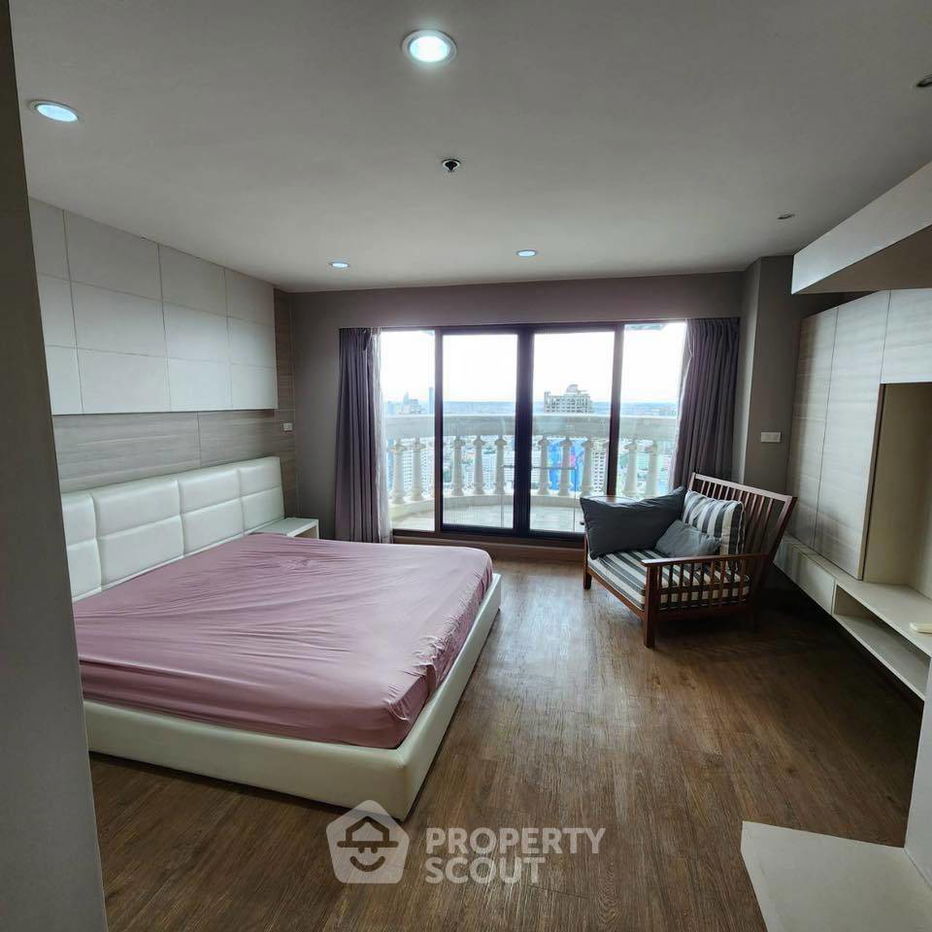 picture 1-BR Condo at Nusa State Tower Condominium near BTS Saphan Taksin (ID 2463142) - 17/20