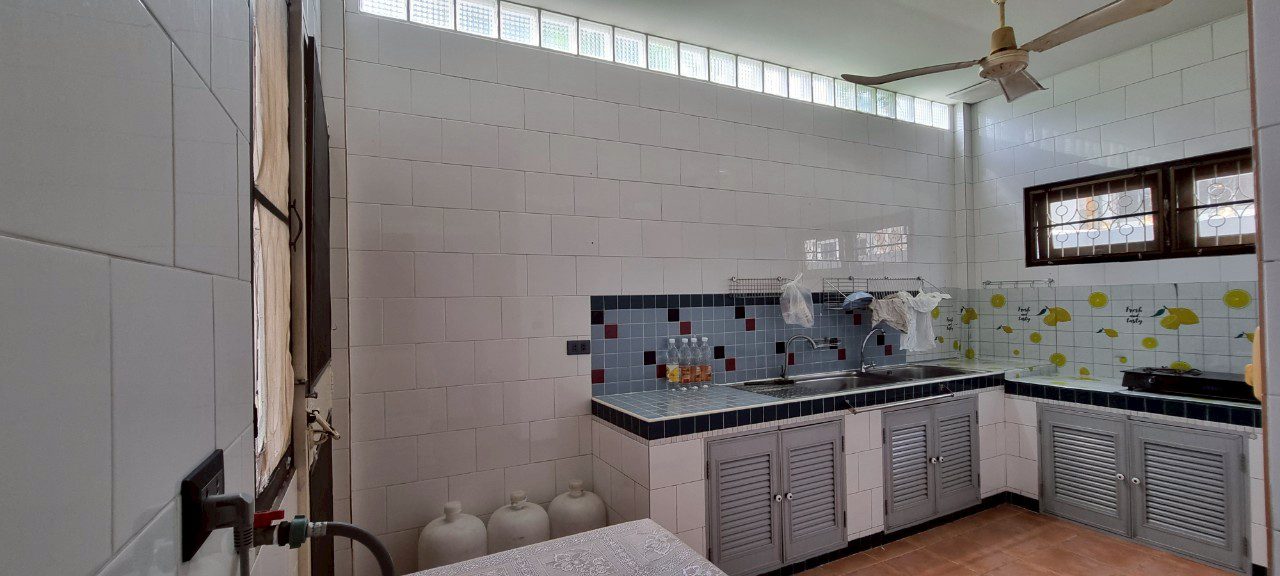 picture Spacious 4-Bedroom House for Rent in Central Pattaya - 9/20