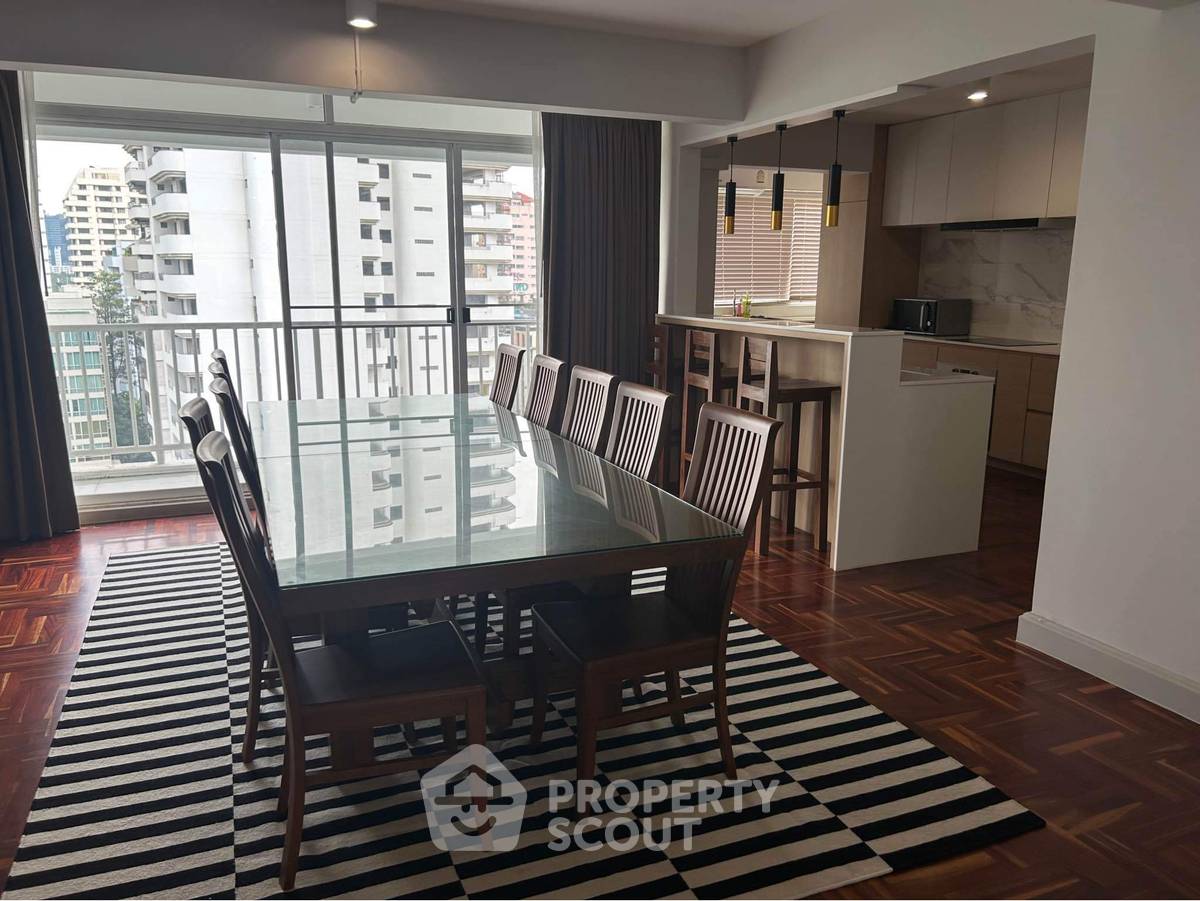 picture 4-BR Condo at Baan Prida Condominium near BTS Nana (ID 1542122) - 6/37