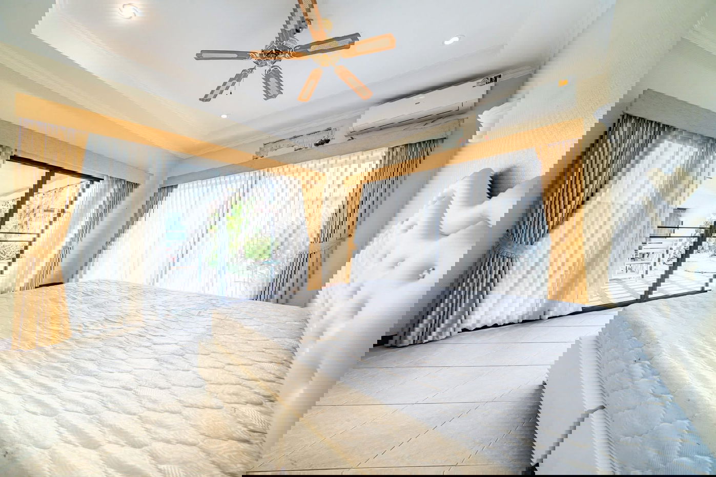 picture Luxury Villa in the Heart of Pratumnak, Pattaya - 10/14