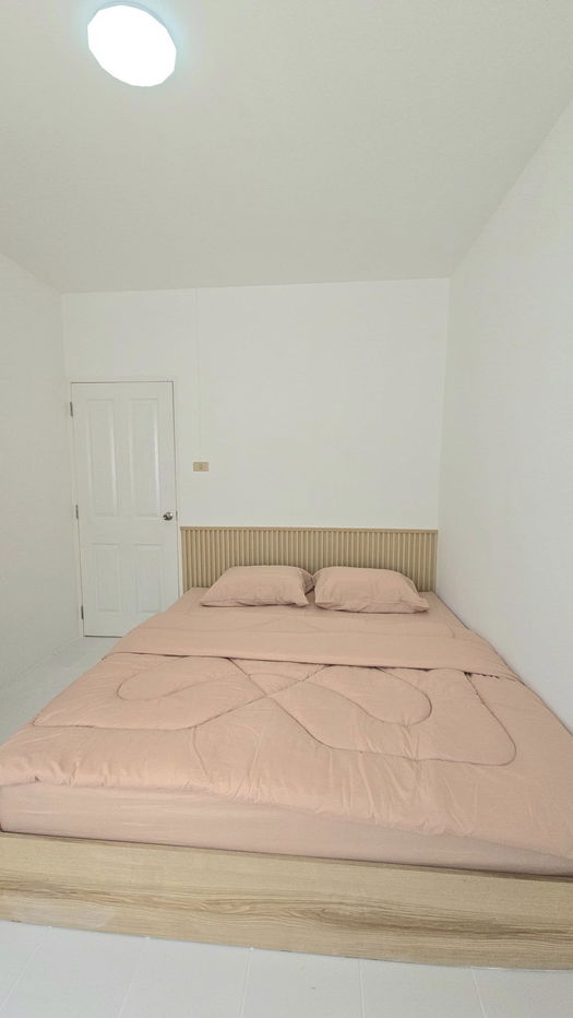 picture 2-Bedroom Townhouse for Sale in East Pattaya - 9/13