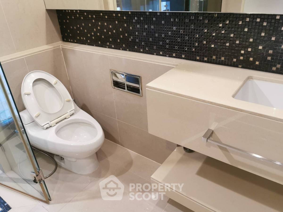 picture 2-BR Condo at The Address Sathorn near BTS Saint Louis (ID 1946323) - 7/15