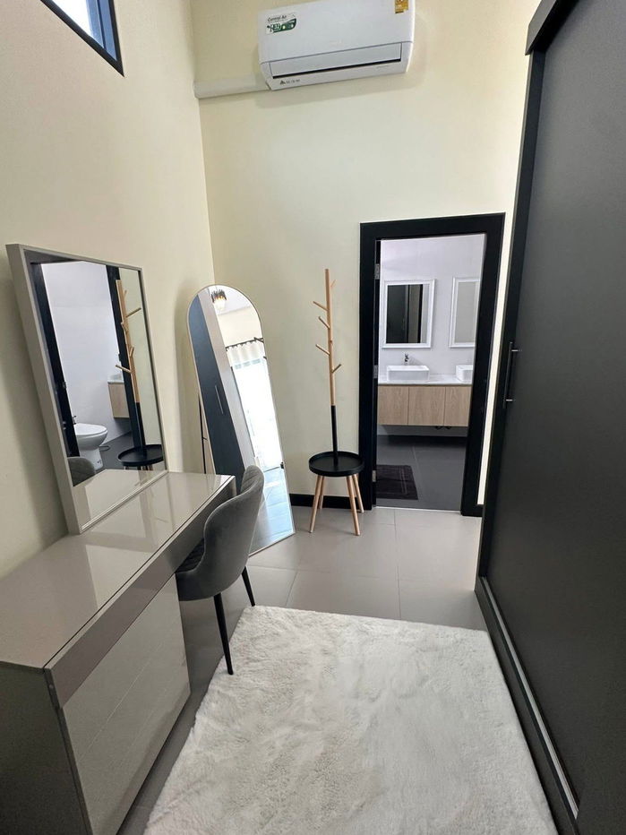 รูป วิลล่าสระว่ายน้ำ 3 ห้องนอนให้เช่า ในทำเลสยามคันทรีคลับ - รูปที่ 12/15