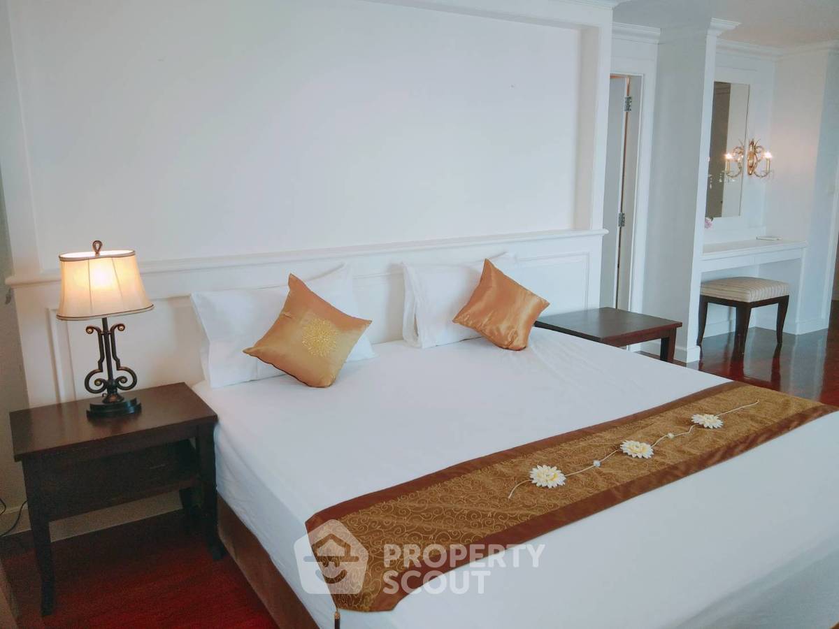 picture 4-BR Condo at Piyathip Place near BTS Phrom Phong (ID 659423) - 25/28