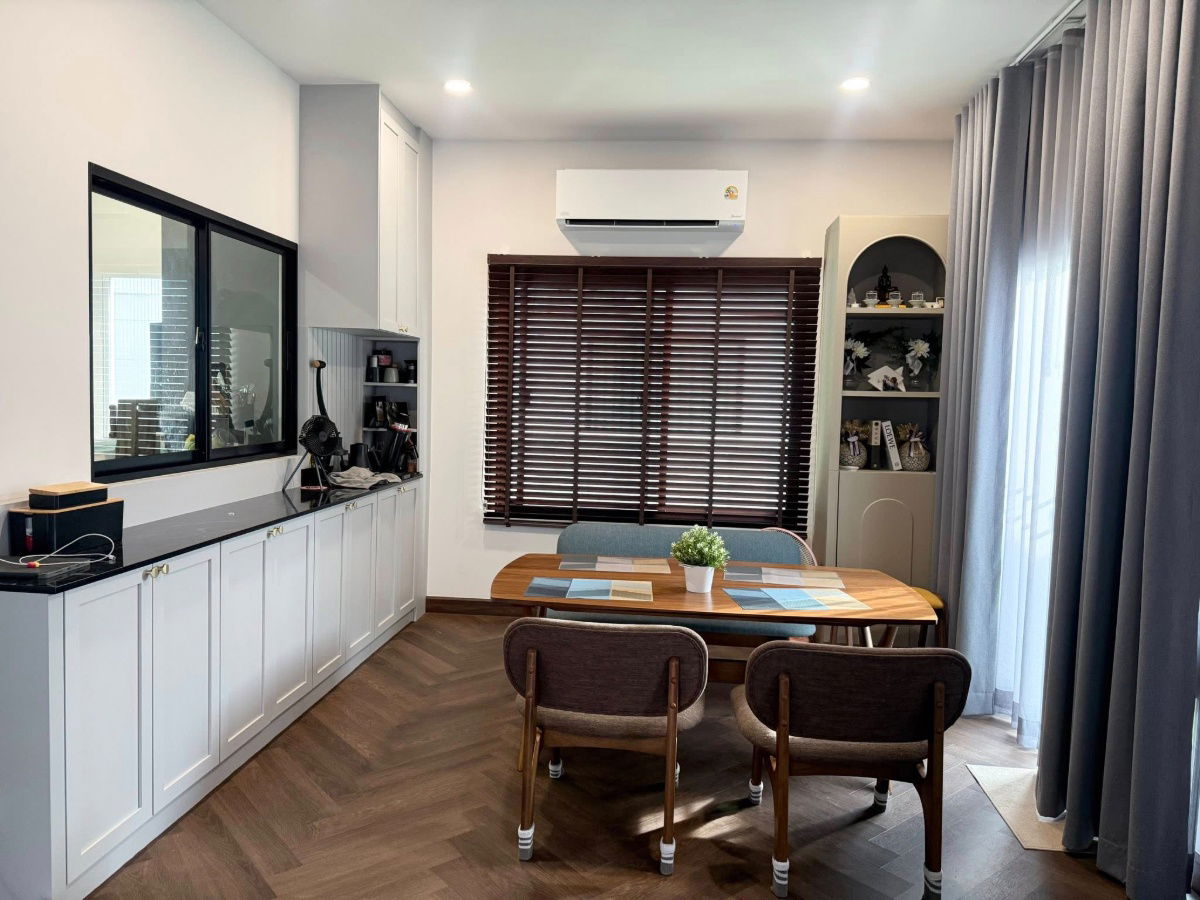 picture Single house for rent ✨ Britania Bangna-Srivaree ✨ 4 bedrooms, 4 bathrooms, prime location, corner house, fully furnished, ready to move in - 9/10