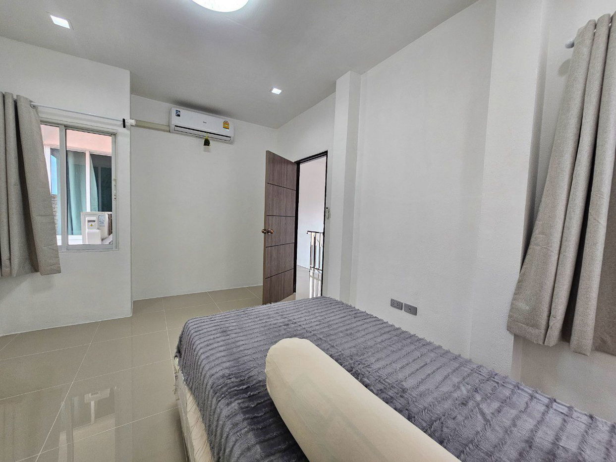 รูป ทาวน์เฮ้าส์ 3 ห้องนอนให้เช่าในพัทยาตะวันออก - รูปที่ 11/18