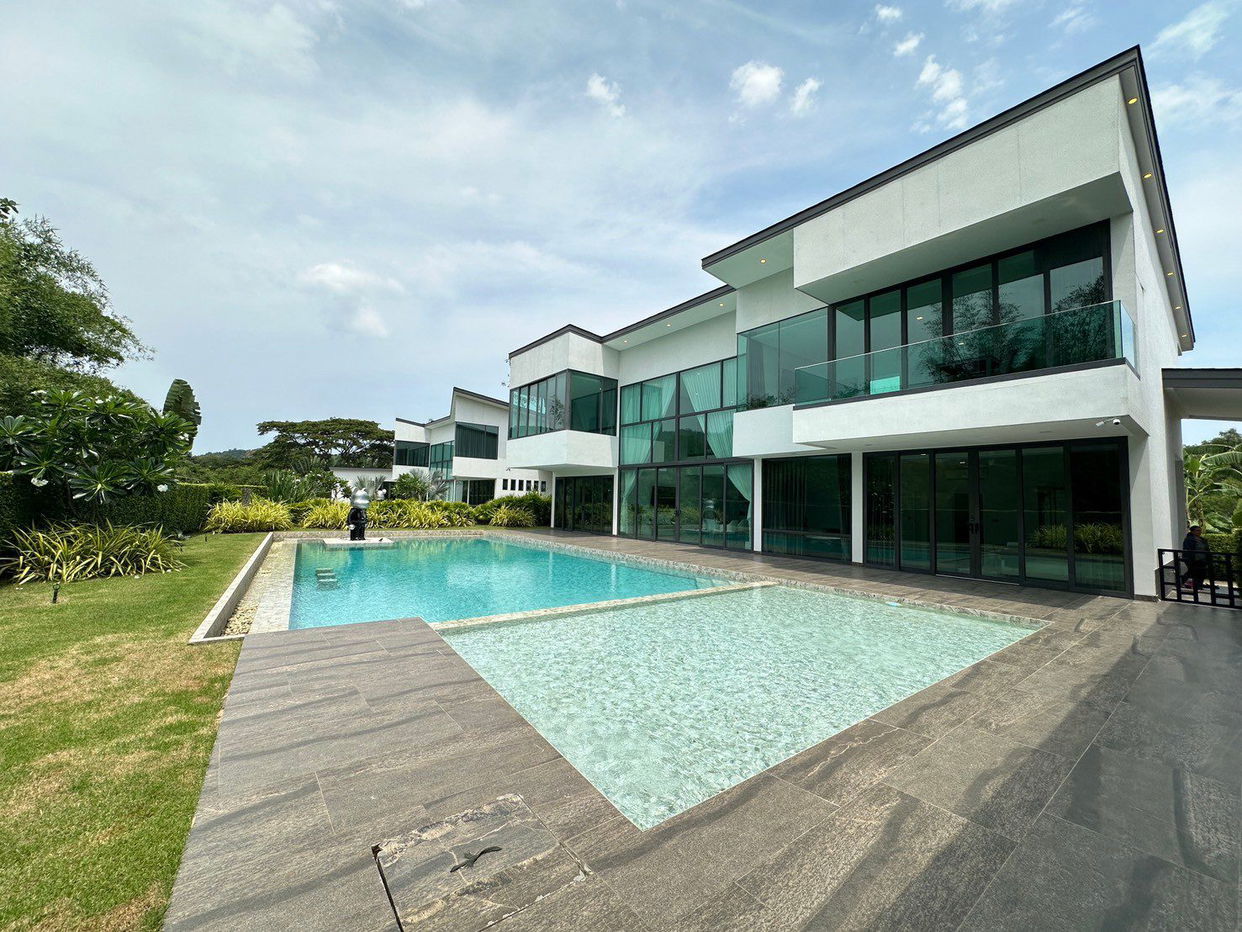 picture Luxury Pool Villa for Sale – Bang Saray - 2/19