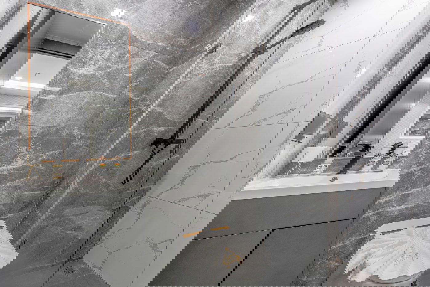 picture Arcadia Millennium Tower for Sale - 7/7