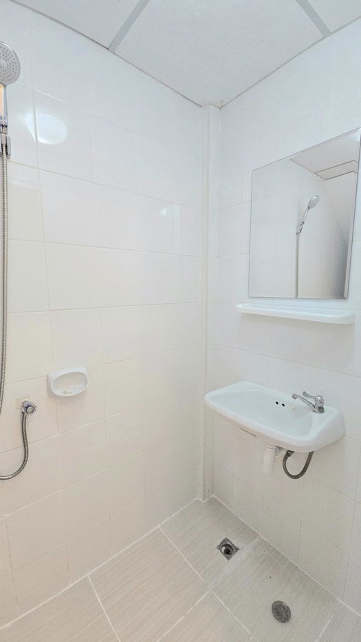 picture 2-Bedroom Townhouse for Sale in East Pattaya - 12/13