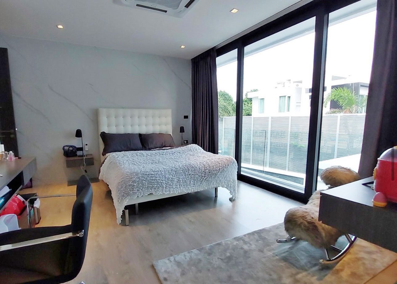 picture 7 Bedrooms Villa for Sale in Pratumnak - 15/23