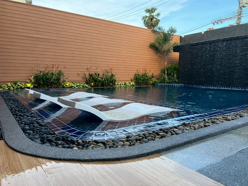 รูป ขายวิลล่าหรูพร้อมสระว่ายน้ำในพัทยา - รูปที่ 2/10