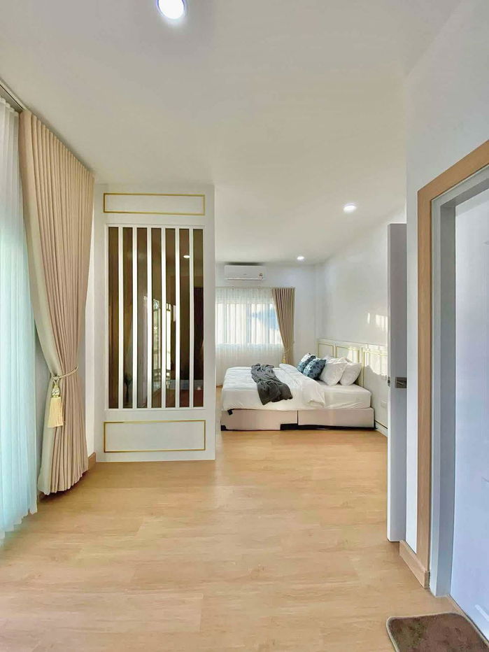 picture Two-Storey House for Sale in Nong Prue - 9/14