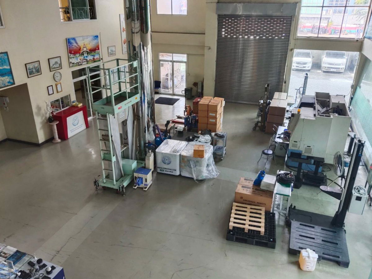 รูป อาคารสำนักงาน 5 ชั้น ติดถนนประดิษฐ์มนูธรรมพร้อมที่จอดรถ - รูปที่ 2/5