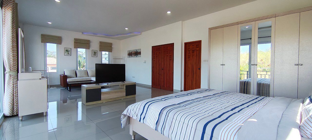 picture 5 Bedrooms House for Sale in Huay Yai - 16/27