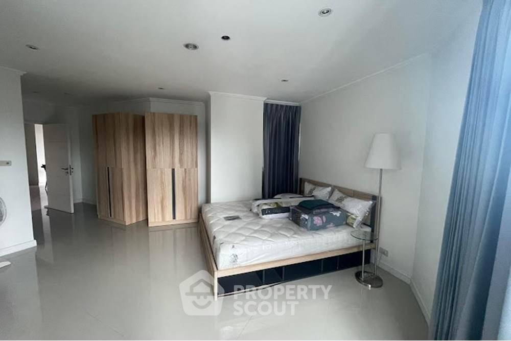 รูป คอนโด 3-ห้องนอน ที่ สาธร การ์เด้นส์ ใกล้ MRT สีลม (ID 1842476) - รูปที่ 11/12