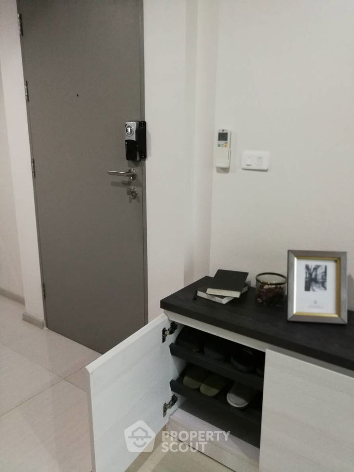 picture 2-BR Condo at Life Ratchadapisek near MRT Huai Khwang (ID 2462143) - 11/13