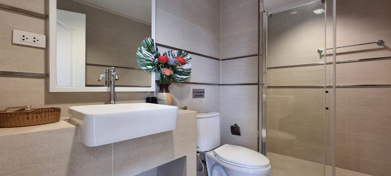 picture Pool Villa in Jomtien 4 Bedrooms for Rent - 17/17